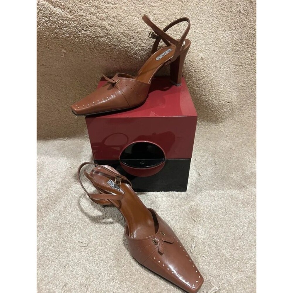 Nickels brown leather strap heels